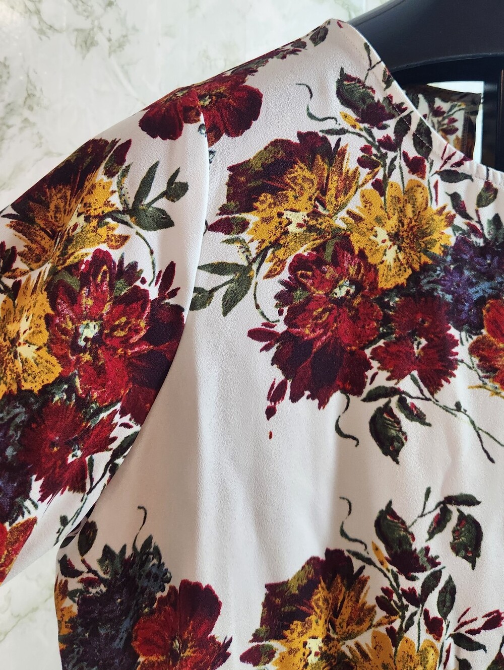 TIME and TRU Pretty Tiered Floral Top - Picture 2 of 10